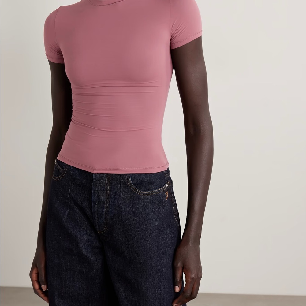 SKIMS (G13) NWT Fits Everybody T-shirt - BEET NWT XS